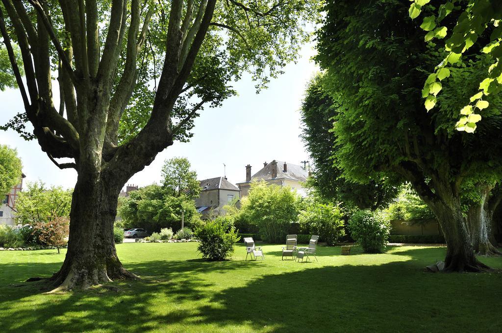 Hotel Le Saint-Jacques Cloyes-sur-le-Loir Exterior foto