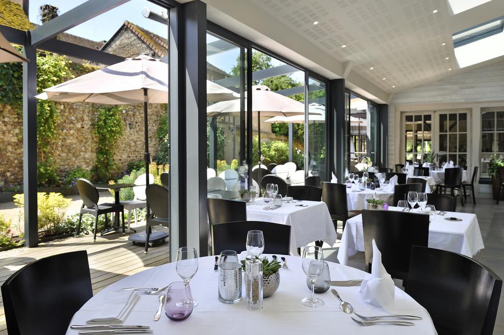Hotel Le Saint-Jacques Cloyes-sur-le-Loir Exterior foto